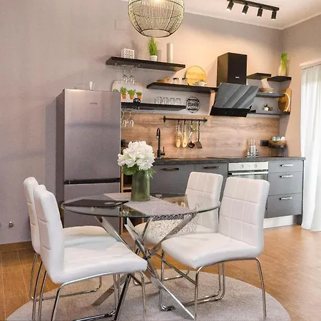 Diora And Silver Apartment *